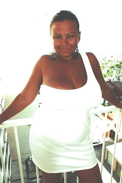 21P Busty Russian Woman 1836