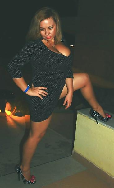 21P Busty Russian Woman 1836