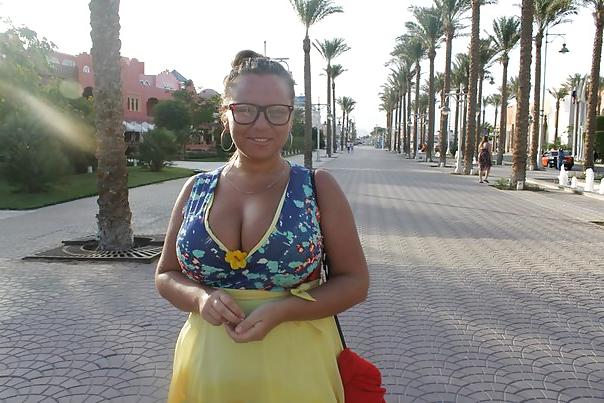 21P Busty Russian Woman 1836