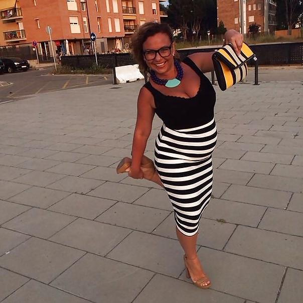21P Busty Russian Woman 1836