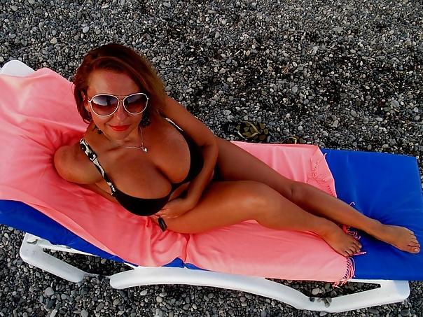 21P Busty Russian Woman 1836