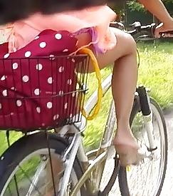 12P Oops purple panties on the road upskirt