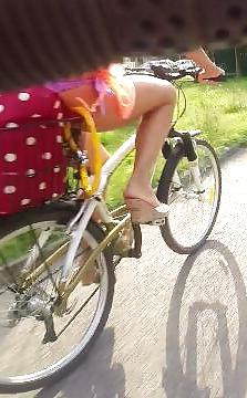 12P Oops purple panties on the road upskirt