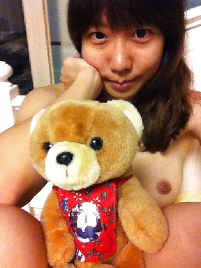 9P Beautiful Taiwanese babe self-shot 