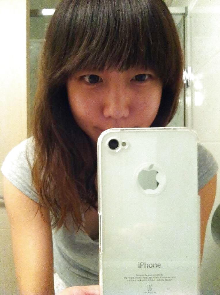 9P Beautiful Taiwanese babe self-shot 