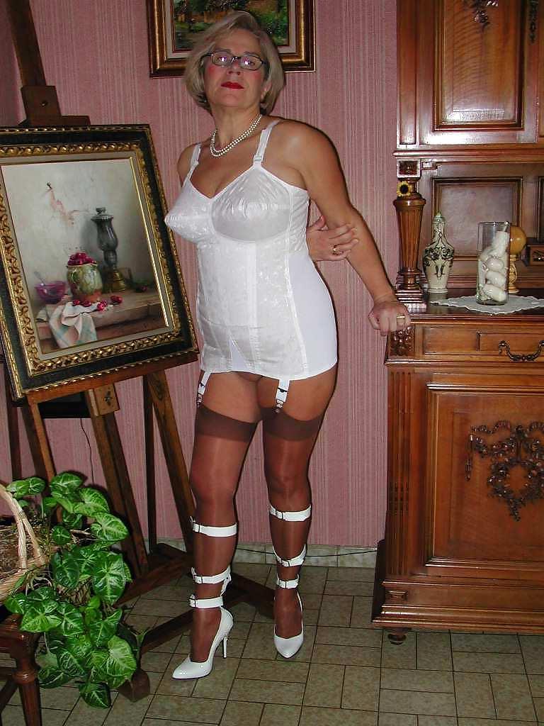 25P Mature Beauty - Annick 5