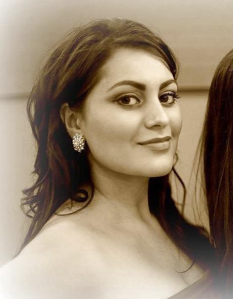 25P Hot and Sexy Indian, Desi, NRI, Punjabi Whore Slut Bitches!!