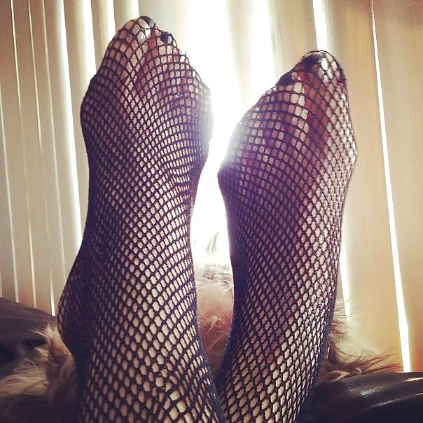 25P Foot Fetish