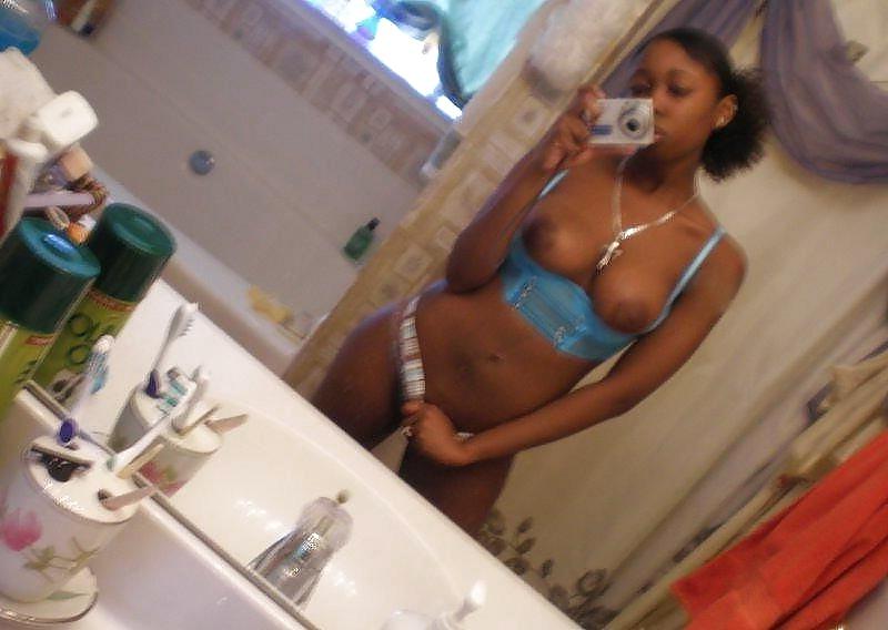 25P MOAR Random Teen Titties and Pussy: Self Shots 16