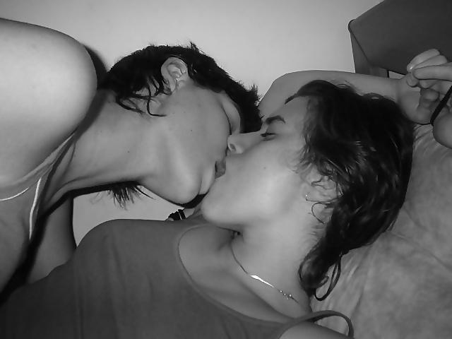 25P My Girlfriend Nicol. I Love to Lick Her Pussy