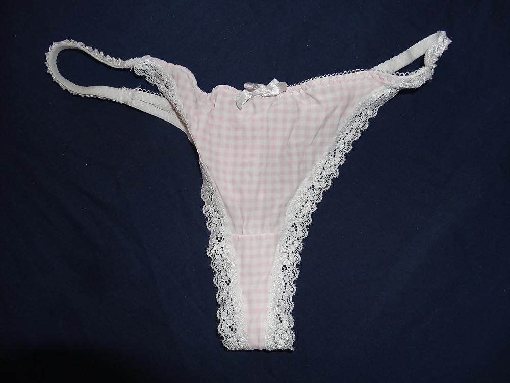 11P String de la femme d un ami   a friend's woman thongs     