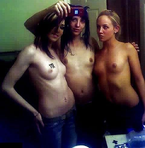 25P Amateur Teens: Self Shots 8