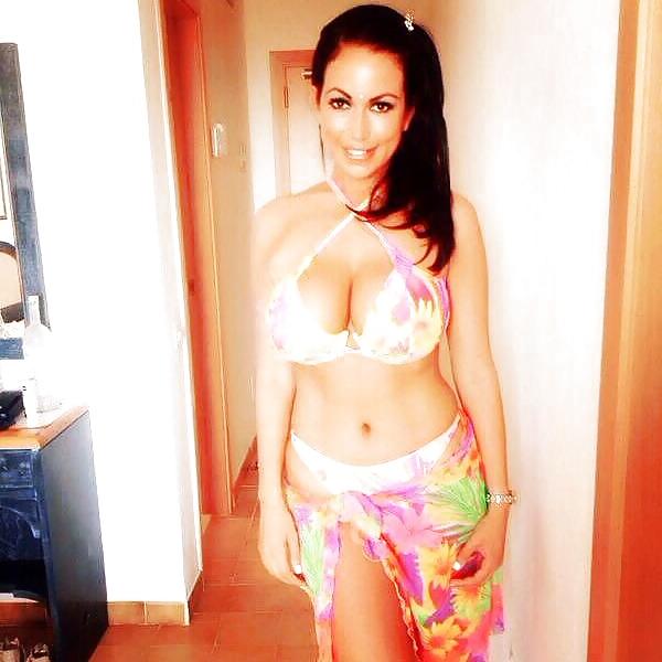20P Big Chested Hottie