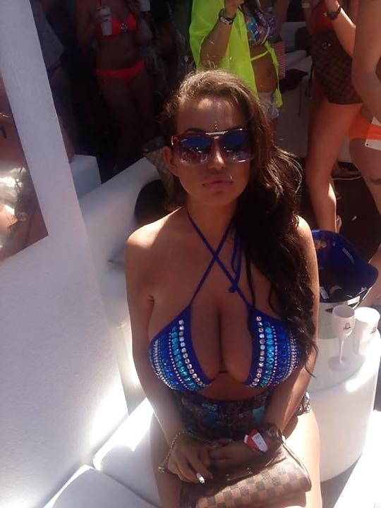 20P Big Chested Hottie
