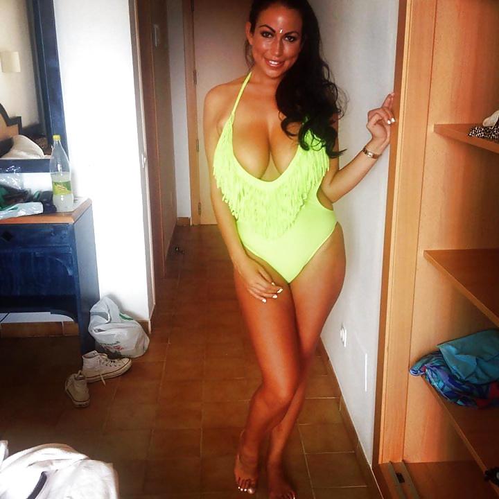 20P Big Chested Hottie