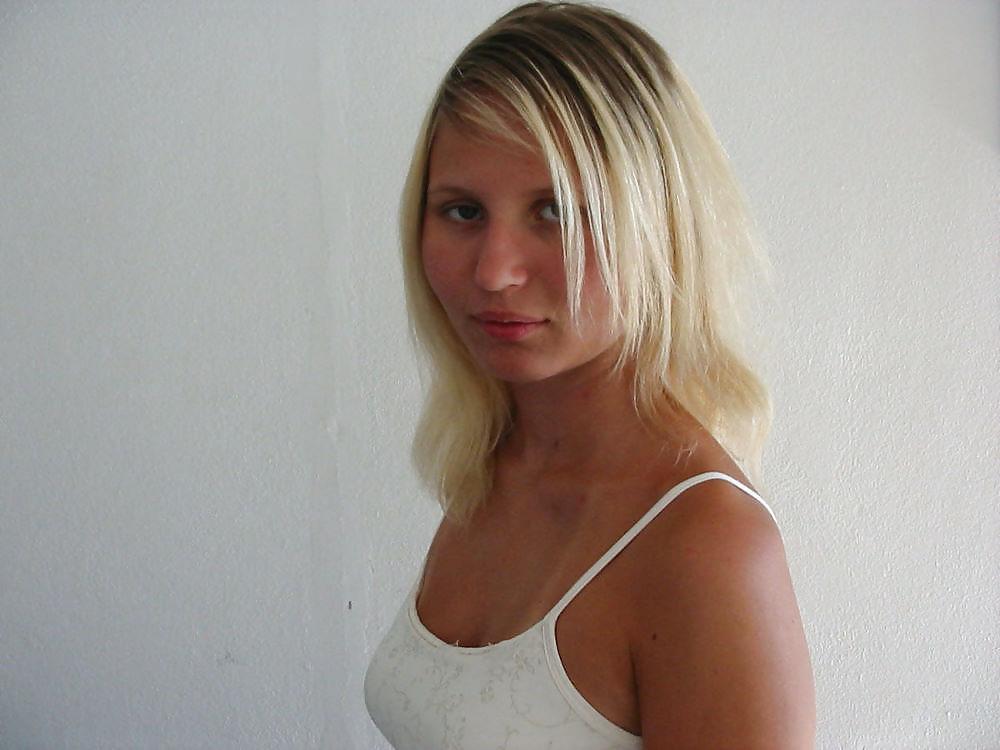 25P Nice Tits Shaved Pussy and She Loves to Suck Cock
