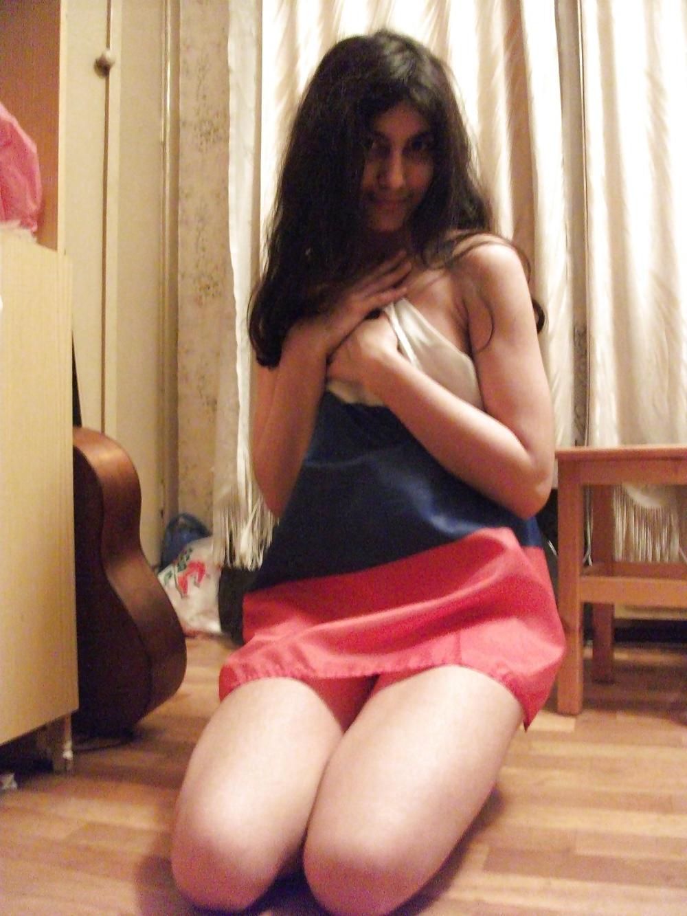 25P HAIRY RUSSIAN BEAUTY