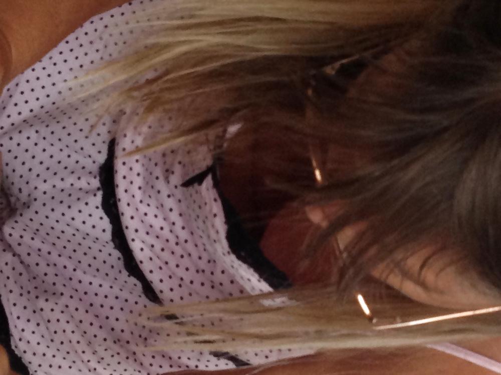 5P Wife downblouse again