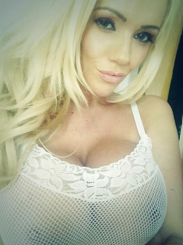 25P Lucy Zara Self-Shot