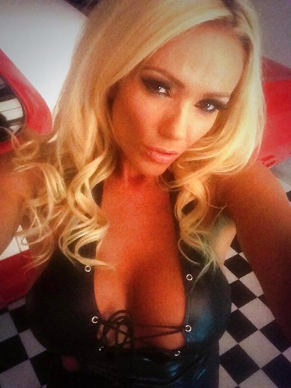 25P Lucy Zara Self-Shot