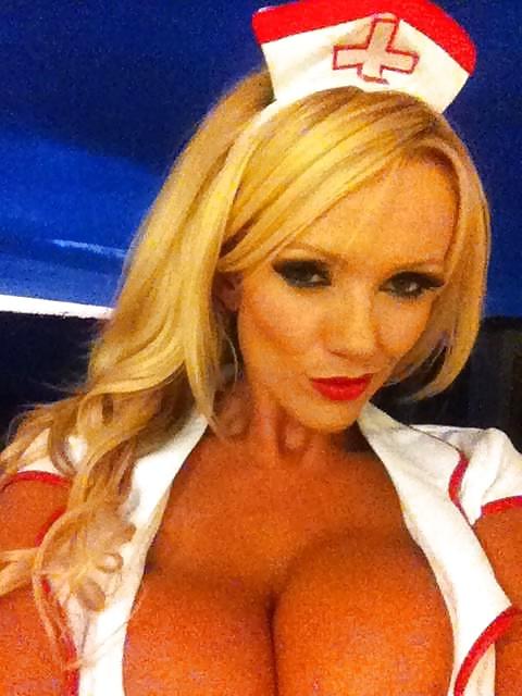 25P Lucy Zara Self-Shot