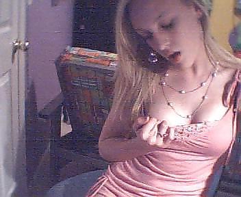 25P Amateur teens self pics!