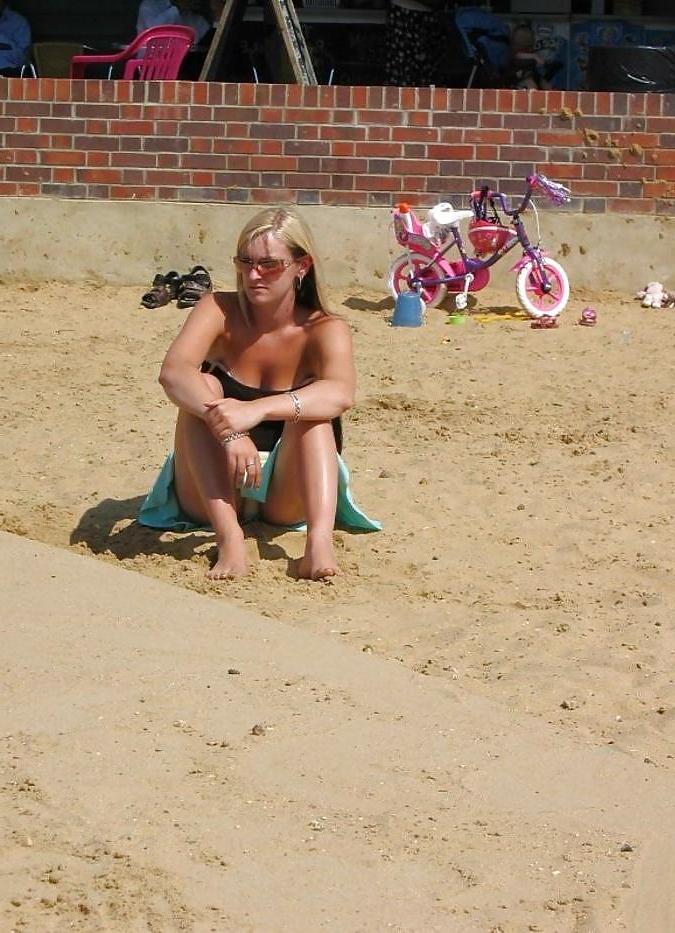 25P I can see the bulge in your knickers