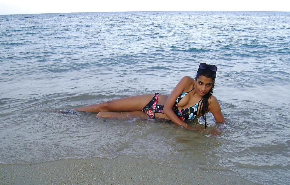 21P Indisches Desi-Babe