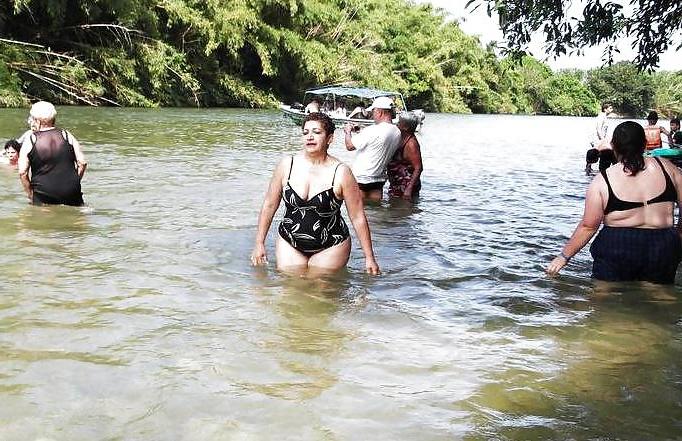 25P Colombian Mature Women