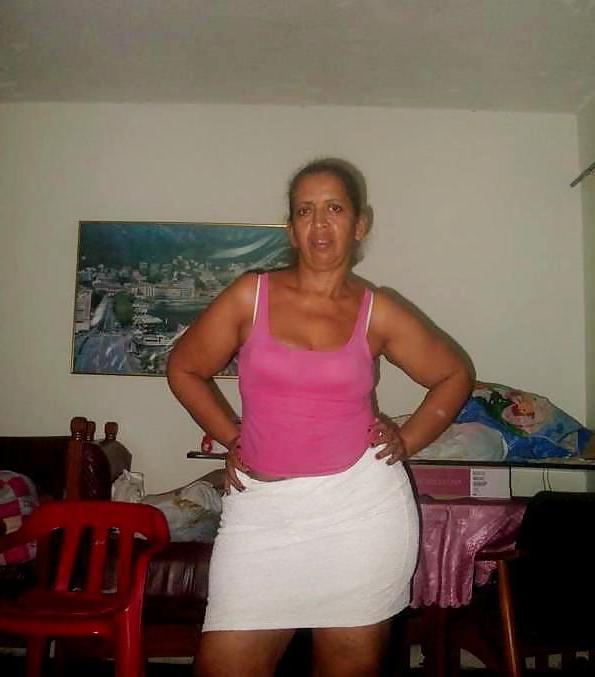 25P Colombian Mature Women