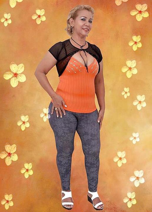 25P Colombian Mature Women