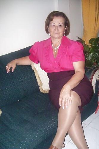 25P Colombian Mature Women