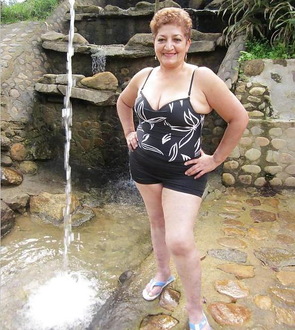 25P Colombian Mature Women