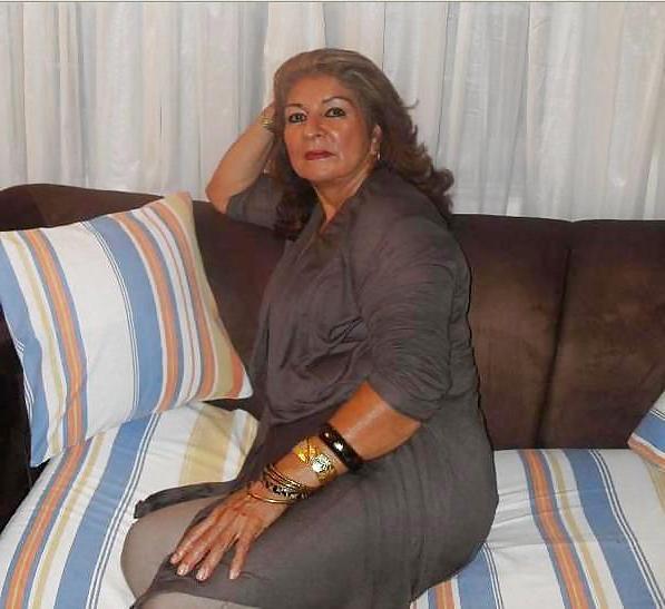 25P Colombian Mature Women