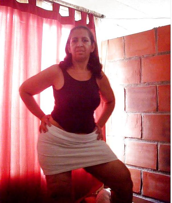 25P Colombian Mature Women