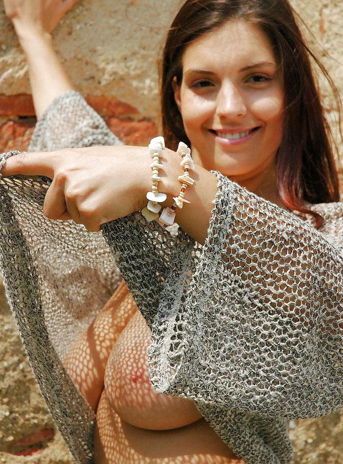25P Busty natural beauty Liana Smiss