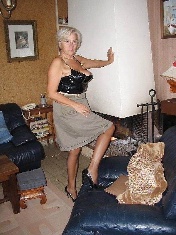 25P Mature Beauty - Annick 29