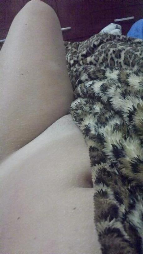 7P Blonde Hottie Self Pics