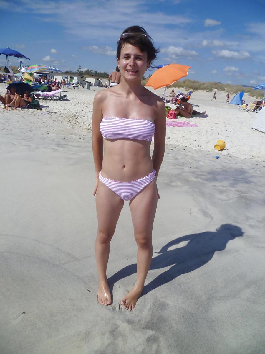 25P Wife On Vacations