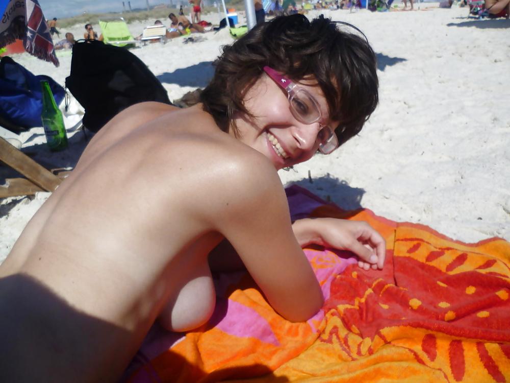 25P Wife On Vacations