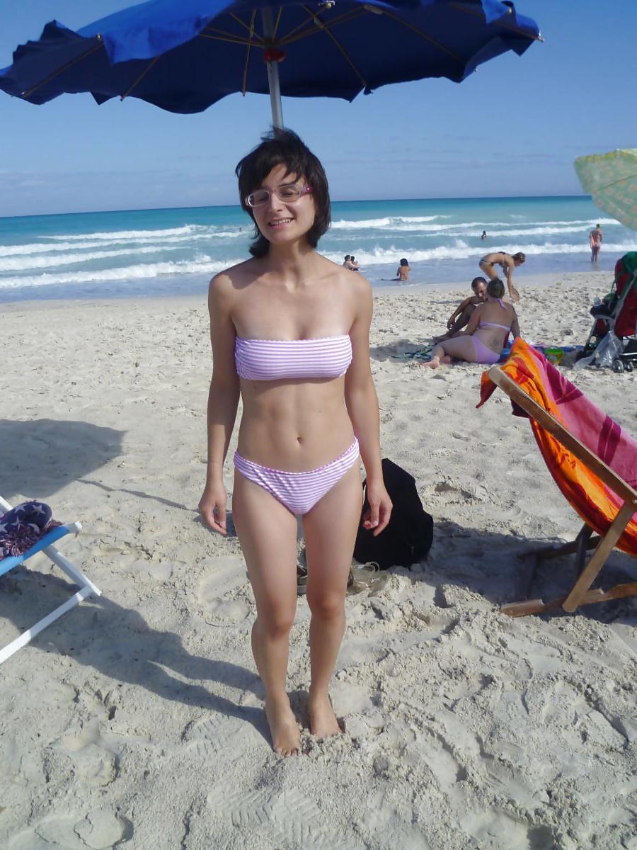 25P Wife On Vacations