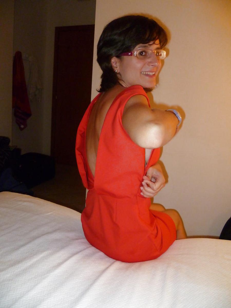 25P Wife On Vacations