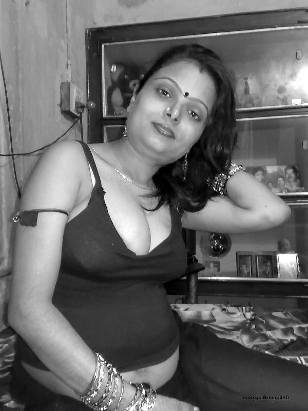25P Desi indian bhabhi