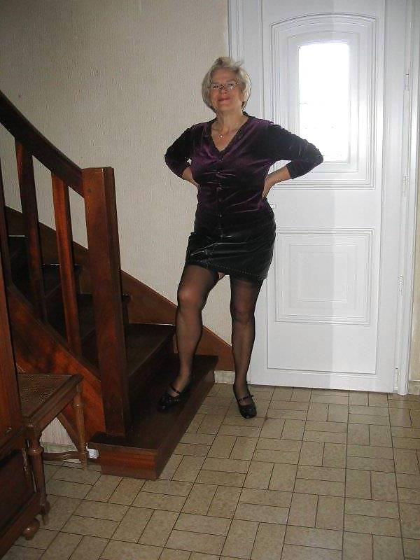 25P Mature Beauty - Annick 45