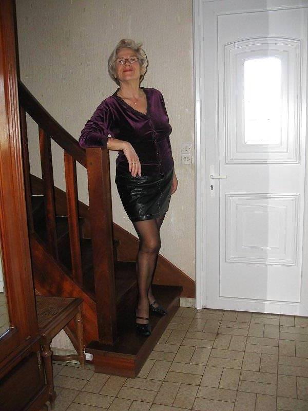 25P Mature Beauty - Annick 45