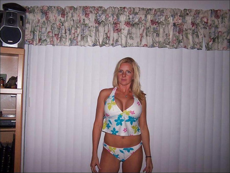 18P Busty Amateur Blonde