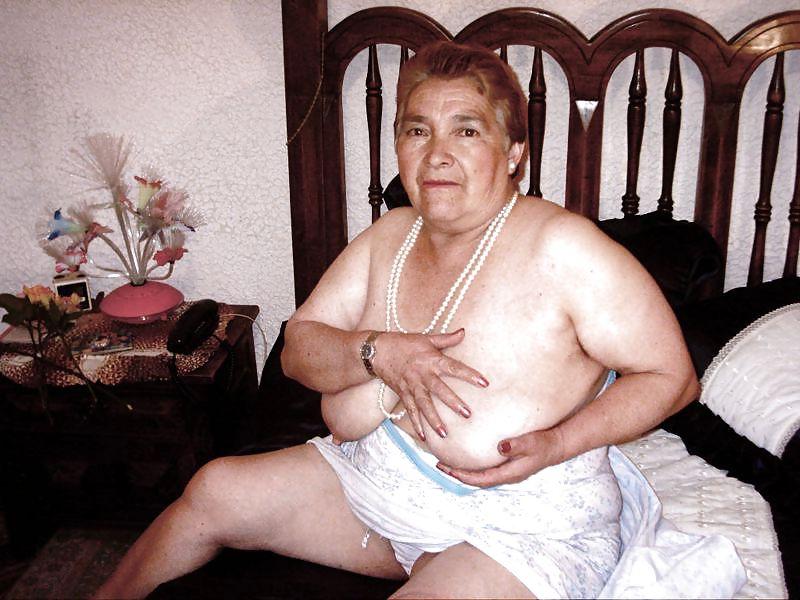 25P Colombian granny Bell (fifth set)