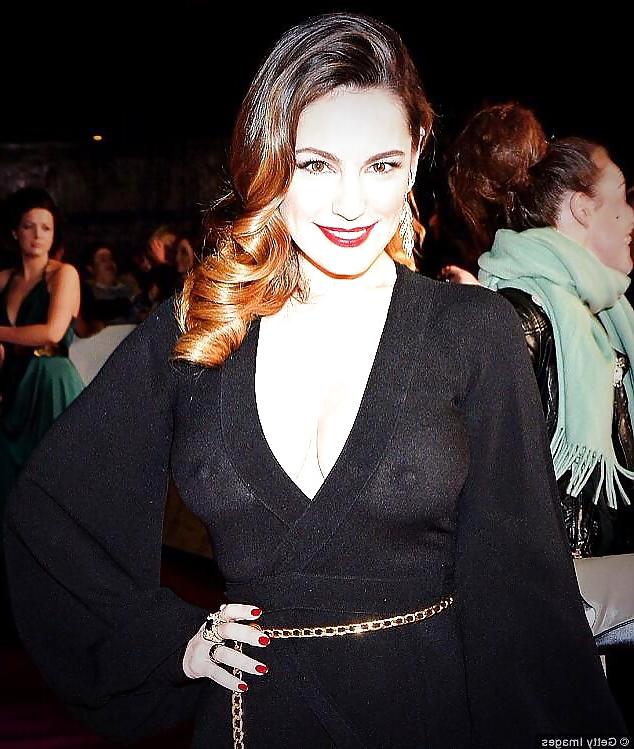 14P Kelly Brook - Nice Tits - See Thru Dress
