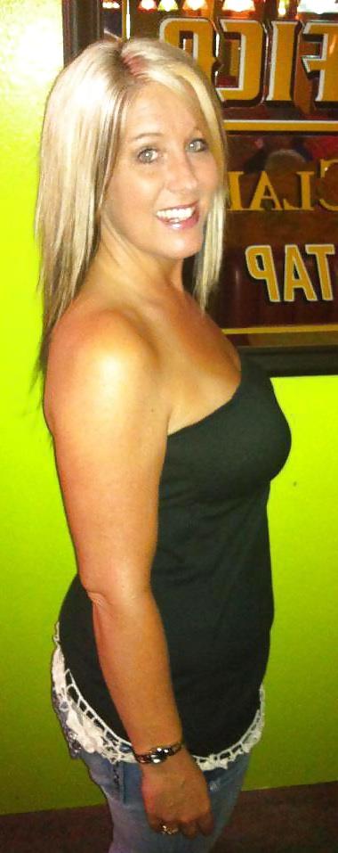 24P Blonde MILF Michelle Self Pics