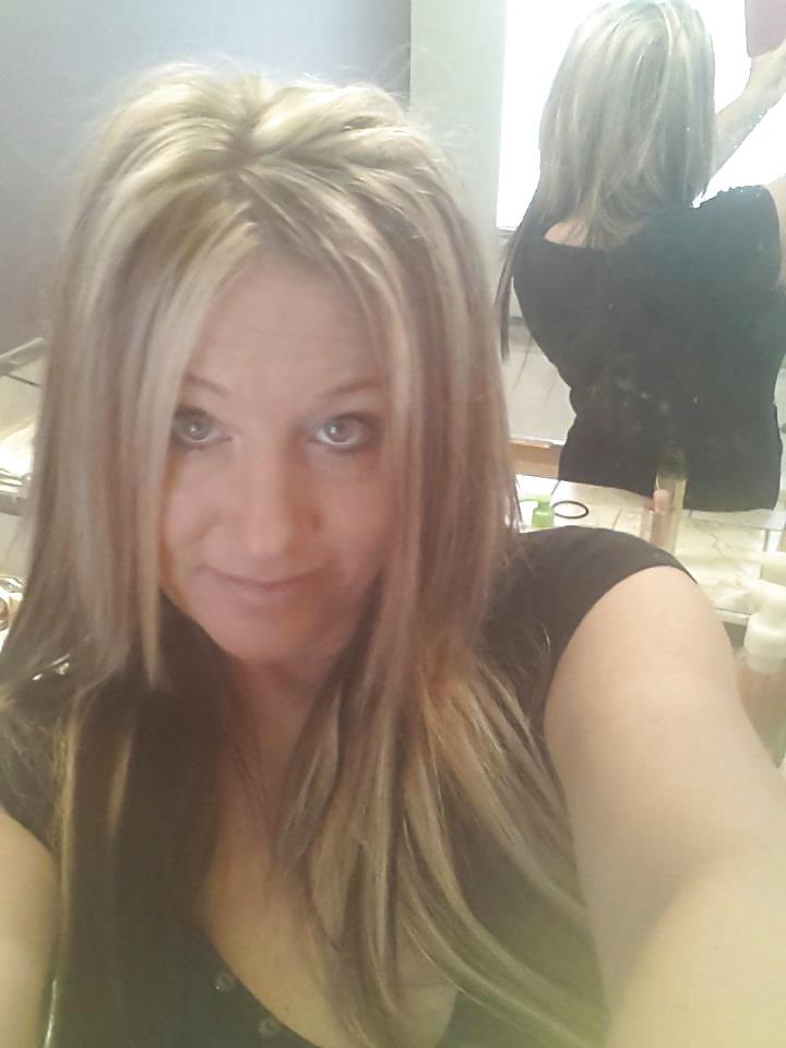 24P Blonde MILF Michelle Self Pics